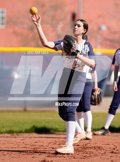 Thumbnail 2 in Inderkum @ Woodcreek photogallery.