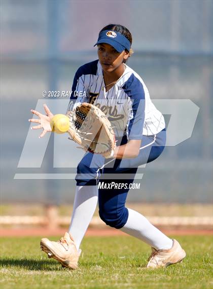 Thumbnail 1 in Inderkum @ Woodcreek photogallery.