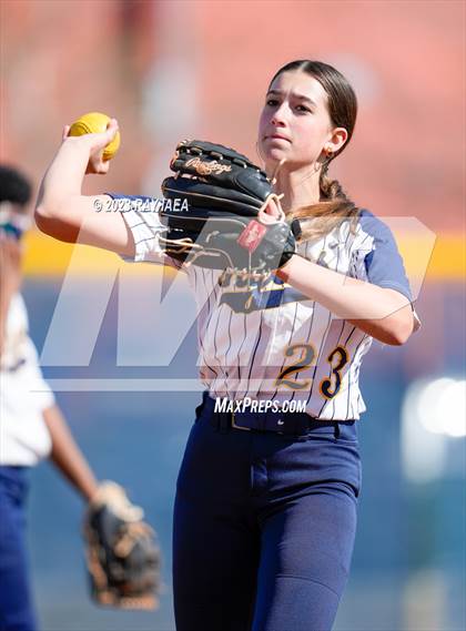 Thumbnail 3 in Inderkum @ Woodcreek photogallery.