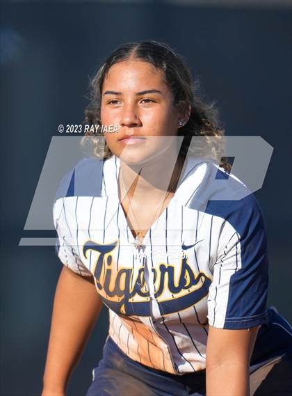 Thumbnail 1 in Inderkum @ Woodcreek photogallery.