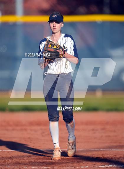 Thumbnail 3 in Inderkum @ Woodcreek photogallery.
