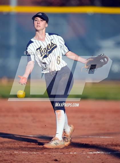 Thumbnail 2 in Inderkum @ Woodcreek photogallery.
