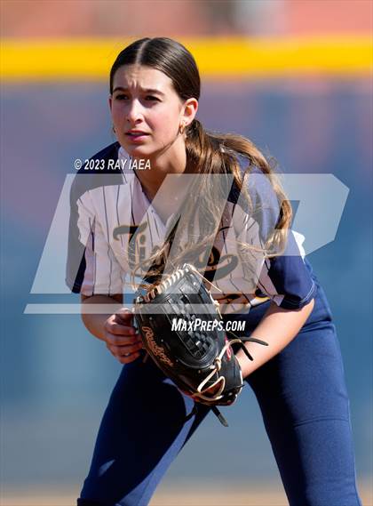 Thumbnail 1 in Inderkum @ Woodcreek photogallery.
