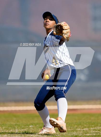 Thumbnail 2 in Inderkum @ Woodcreek photogallery.