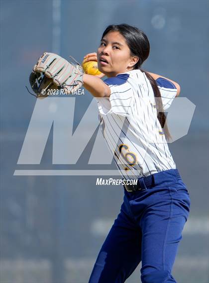 Thumbnail 2 in Inderkum @ Woodcreek photogallery.