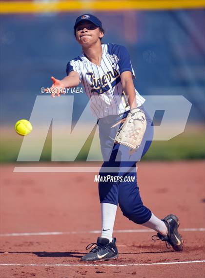 Thumbnail 3 in Inderkum @ Woodcreek photogallery.