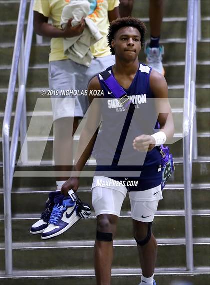 Thumbnail 2 in Sierra Canyon vs. Rolling Hills Prep (RHP Fall Classic) photogallery.