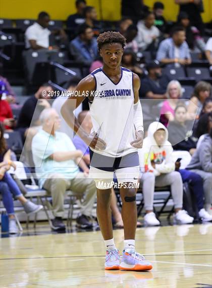 Thumbnail 2 in Sierra Canyon vs. Rolling Hills Prep (RHP Fall Classic) photogallery.
