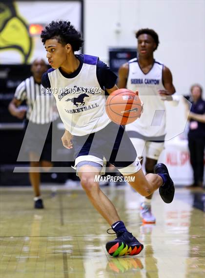 Thumbnail 3 in Sierra Canyon vs. Rolling Hills Prep (RHP Fall Classic) photogallery.