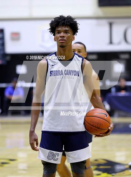 Thumbnail 2 in Sierra Canyon vs. Rolling Hills Prep (RHP Fall Classic) photogallery.