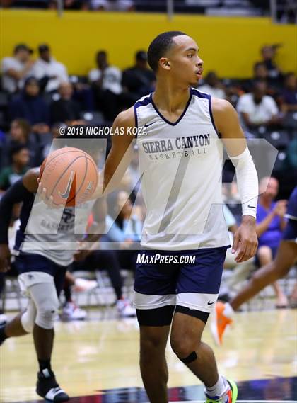 Thumbnail 2 in Sierra Canyon vs. Rolling Hills Prep (RHP Fall Classic) photogallery.
