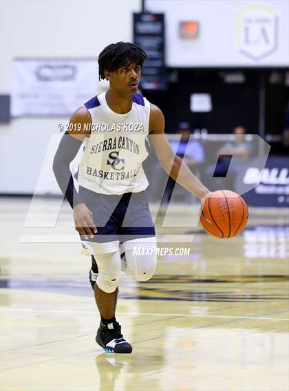 Thumbnail 1 in Sierra Canyon vs. Rolling Hills Prep (RHP Fall Classic) photogallery.