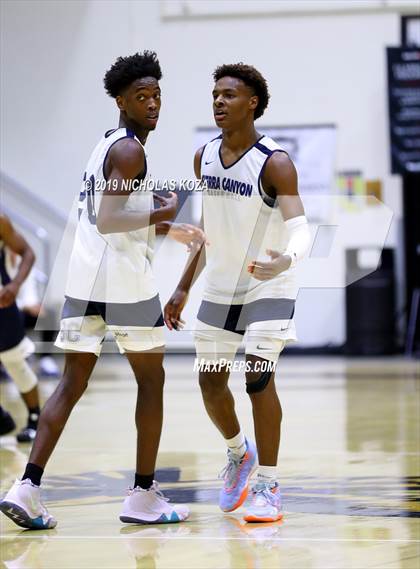 Thumbnail 2 in Sierra Canyon vs. Rolling Hills Prep (RHP Fall Classic) photogallery.