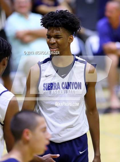 Thumbnail 1 in Sierra Canyon vs. Rolling Hills Prep (RHP Fall Classic) photogallery.