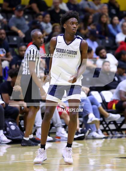 Thumbnail 3 in Sierra Canyon vs. Rolling Hills Prep (RHP Fall Classic) photogallery.