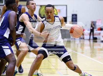 Thumbnail 3 in Sierra Canyon vs. Rolling Hills Prep (RHP Fall Classic) photogallery.