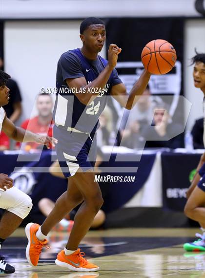 Thumbnail 3 in Sierra Canyon vs. Rolling Hills Prep (RHP Fall Classic) photogallery.