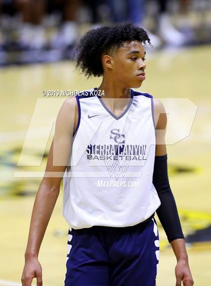 Thumbnail 2 in Sierra Canyon vs. Rolling Hills Prep (RHP Fall Classic) photogallery.