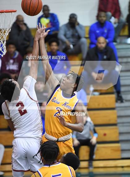 Thumbnail 2 in Brother Martin vs Edna Karr (Country Day Classic) photogallery.