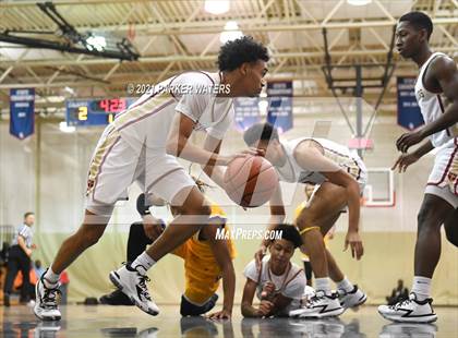 Thumbnail 3 in Brother Martin vs Edna Karr (Country Day Classic) photogallery.