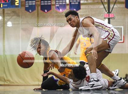 Thumbnail 2 in Brother Martin vs Edna Karr (Country Day Classic) photogallery.