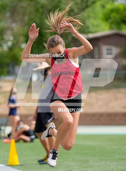 Thumbnail 1 in Larry Baca Memorial Track Meet photogallery.
