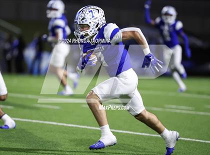 Thumbnail 1 in Needville vs. Furr (UIL Football 4A D1 Region III Bi-District) photogallery.