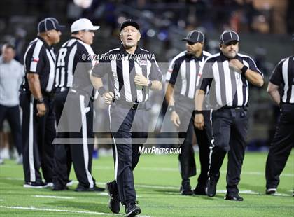 Thumbnail 2 in Needville vs. Furr (UIL Football 4A D1 Region III Bi-District) photogallery.