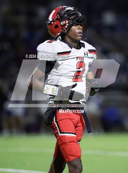 Thumbnail 1 in Needville vs. Furr (UIL Football 4A D1 Region III Bi-District) photogallery.