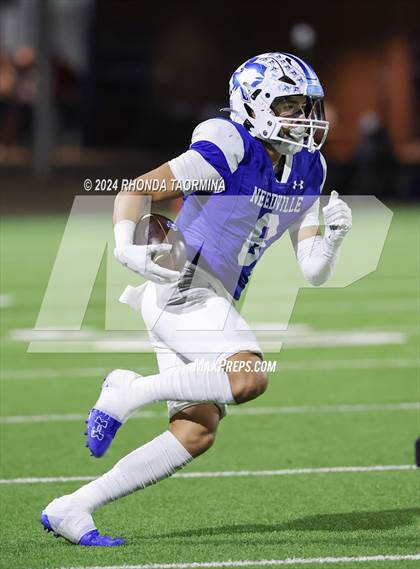 Thumbnail 3 in Needville vs. Furr (UIL Football 4A D1 Region III Bi-District) photogallery.