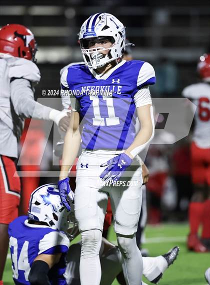 Thumbnail 2 in Needville vs. Furr (UIL Football 4A D1 Region III Bi-District) photogallery.