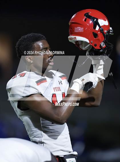 Thumbnail 2 in Needville vs. Furr (UIL Football 4A D1 Region III Bi-District) photogallery.