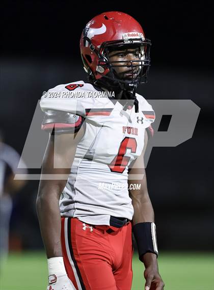 Thumbnail 2 in Needville vs. Furr (UIL Football 4A D1 Region III Bi-District) photogallery.