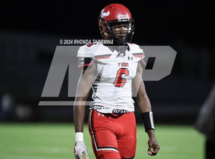 Thumbnail 3 in Needville vs. Furr (UIL Football 4A D1 Region III Bi-District) photogallery.