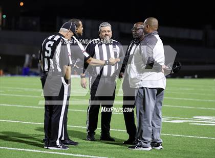 Thumbnail 3 in Needville vs. Furr (UIL Football 4A D1 Region III Bi-District) photogallery.