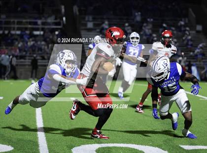 Thumbnail 2 in Needville vs. Furr (UIL Football 4A D1 Region III Bi-District) photogallery.