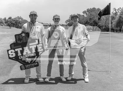 Thumbnail 2 in UIL 6A Boys Golf Finals (Awards) photogallery.