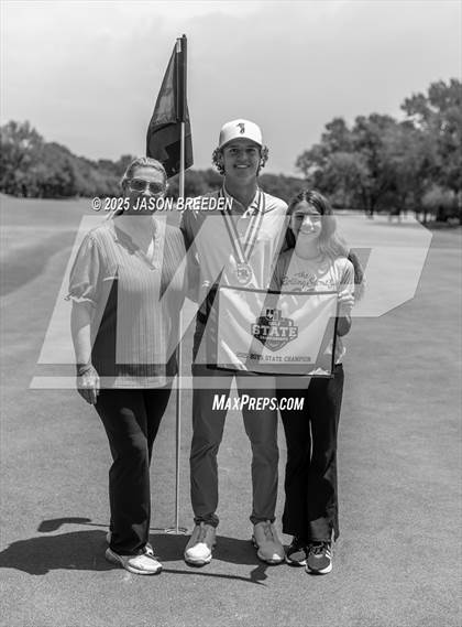 Thumbnail 1 in UIL 6A Boys Golf Finals (Awards) photogallery.