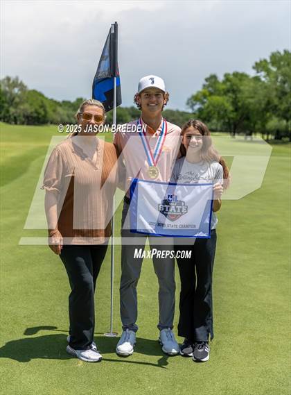 Thumbnail 1 in UIL 6A Boys Golf Finals (Awards) photogallery.