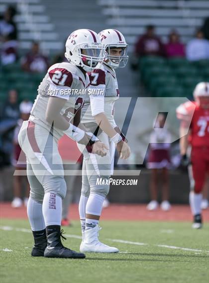 Thumbnail 2 in Hutchinson-Central Tech vs. Jamestown photogallery.