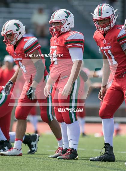 Thumbnail 2 in Hutchinson-Central Tech vs. Jamestown photogallery.