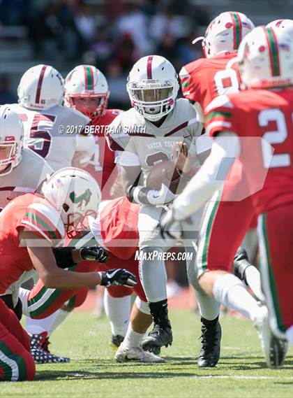 Thumbnail 1 in Hutchinson-Central Tech vs. Jamestown photogallery.