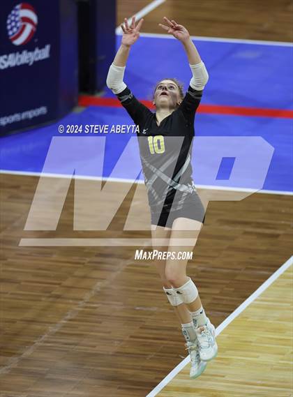 Thumbnail 2 in Hi-Plains vs. Sargent (CHSAA 2A 1st Round) photogallery.