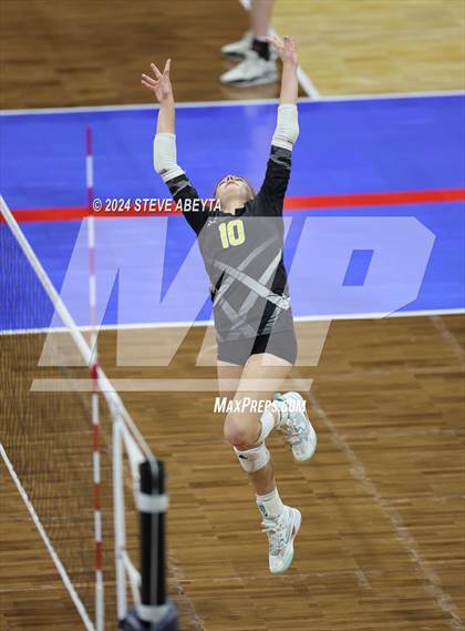Thumbnail 2 in Hi-Plains vs. Sargent (CHSAA 2A 1st Round) photogallery.