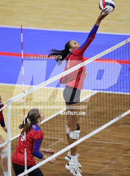 Thumbnail 1 in Hi-Plains vs. Sargent (CHSAA 2A 1st Round) photogallery.
