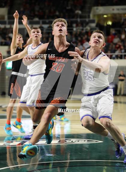 Thumbnail 3 in Waverly vs Warren (OHSAA D2 District Semi-Final) photogallery.