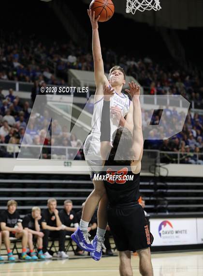 Thumbnail 3 in Waverly vs Warren (OHSAA D2 District Semi-Final) photogallery.