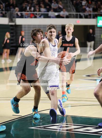Thumbnail 1 in Waverly vs Warren (OHSAA D2 District Semi-Final) photogallery.
