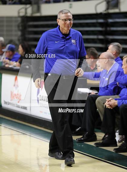Thumbnail 3 in Waverly vs Warren (OHSAA D2 District Semi-Final) photogallery.