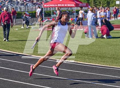 Thumbnail 1 in Dog Pound Invitational (4x100M) photogallery.